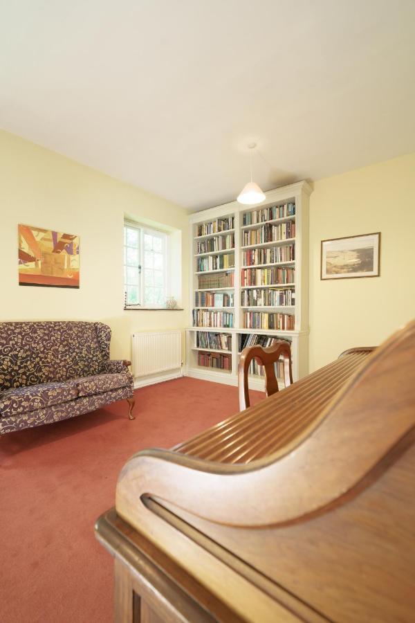 Sarum College ソールズベリー エクステリア 写真
